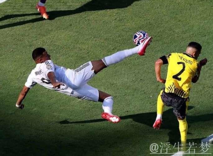 姆巴佩因食物中毒15天骤瘦12斤,皇马危机显现,战巴黎仅上场30分钟 姆巴佩因食物中毒15天骤瘦12斤,皇马危机显现,战巴黎仅上场30分钟