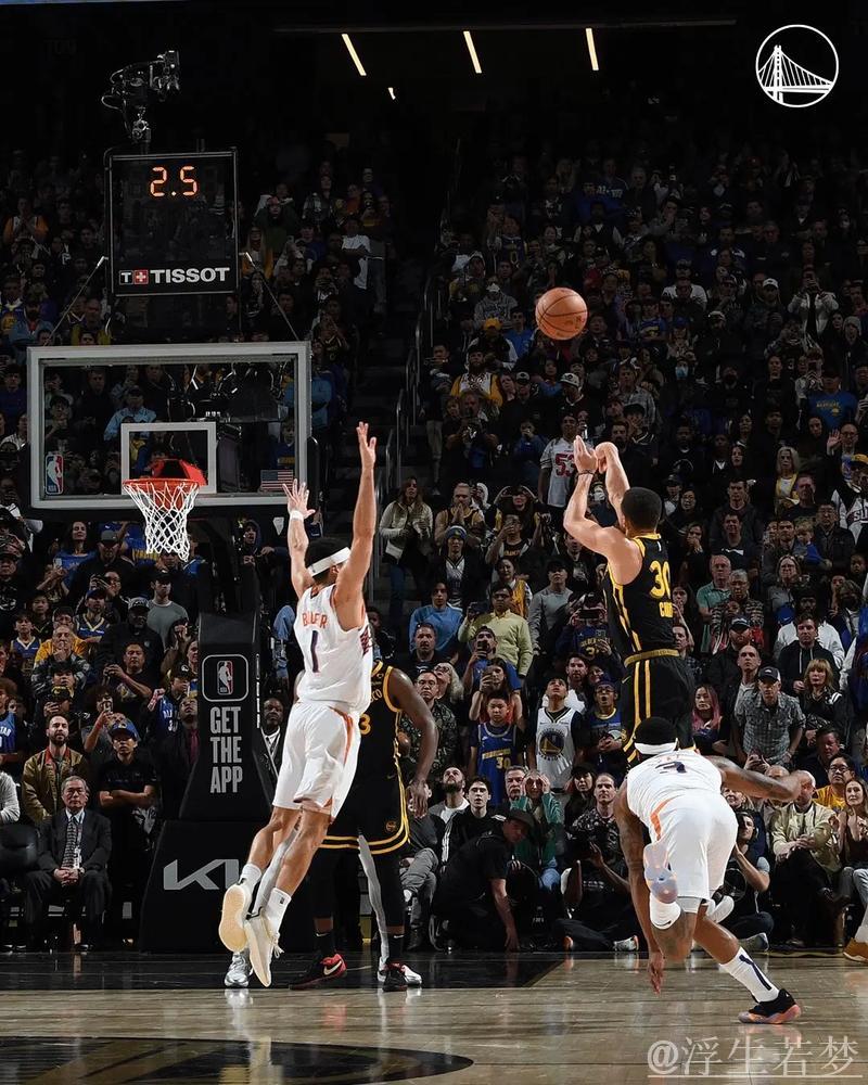 库里冷血三分破僵局，关键时刻终现身