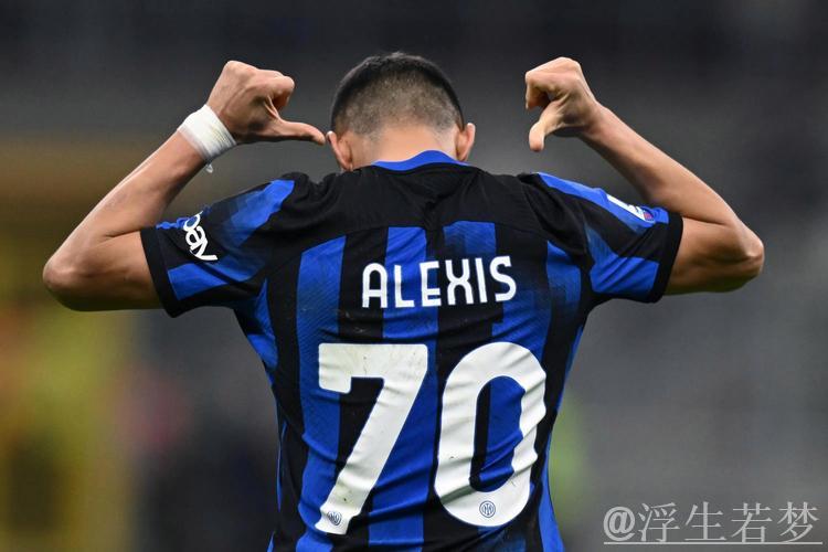 国米绝杀遭VAR判罚无效!36岁老将遗憾落泪:3厘米令人心碎 国米绝杀遭VAR判罚无效!36岁老将遗憾落泪:3厘米令人心碎